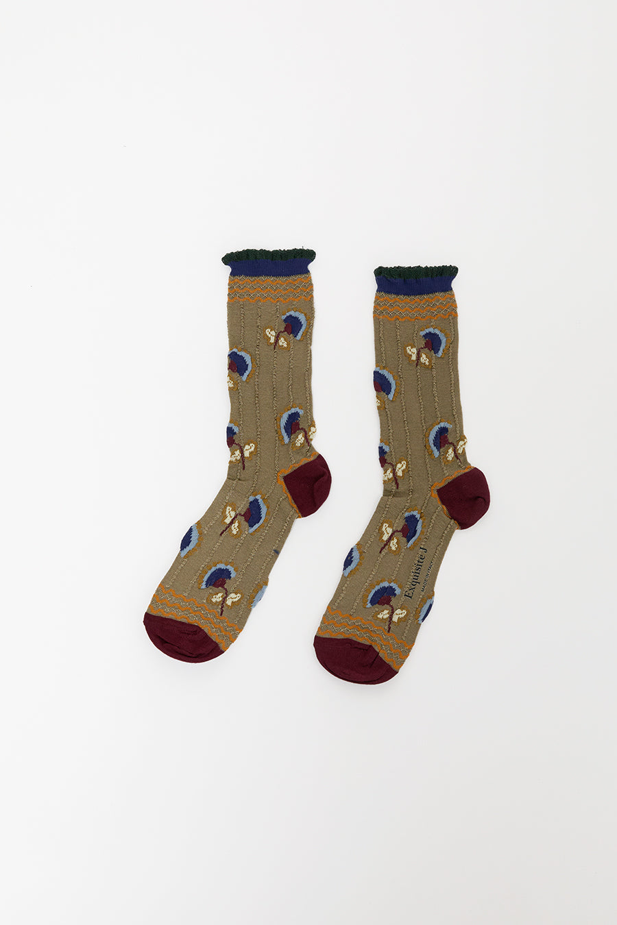 Exquisite J Short Carnation Flower Socks in Sand