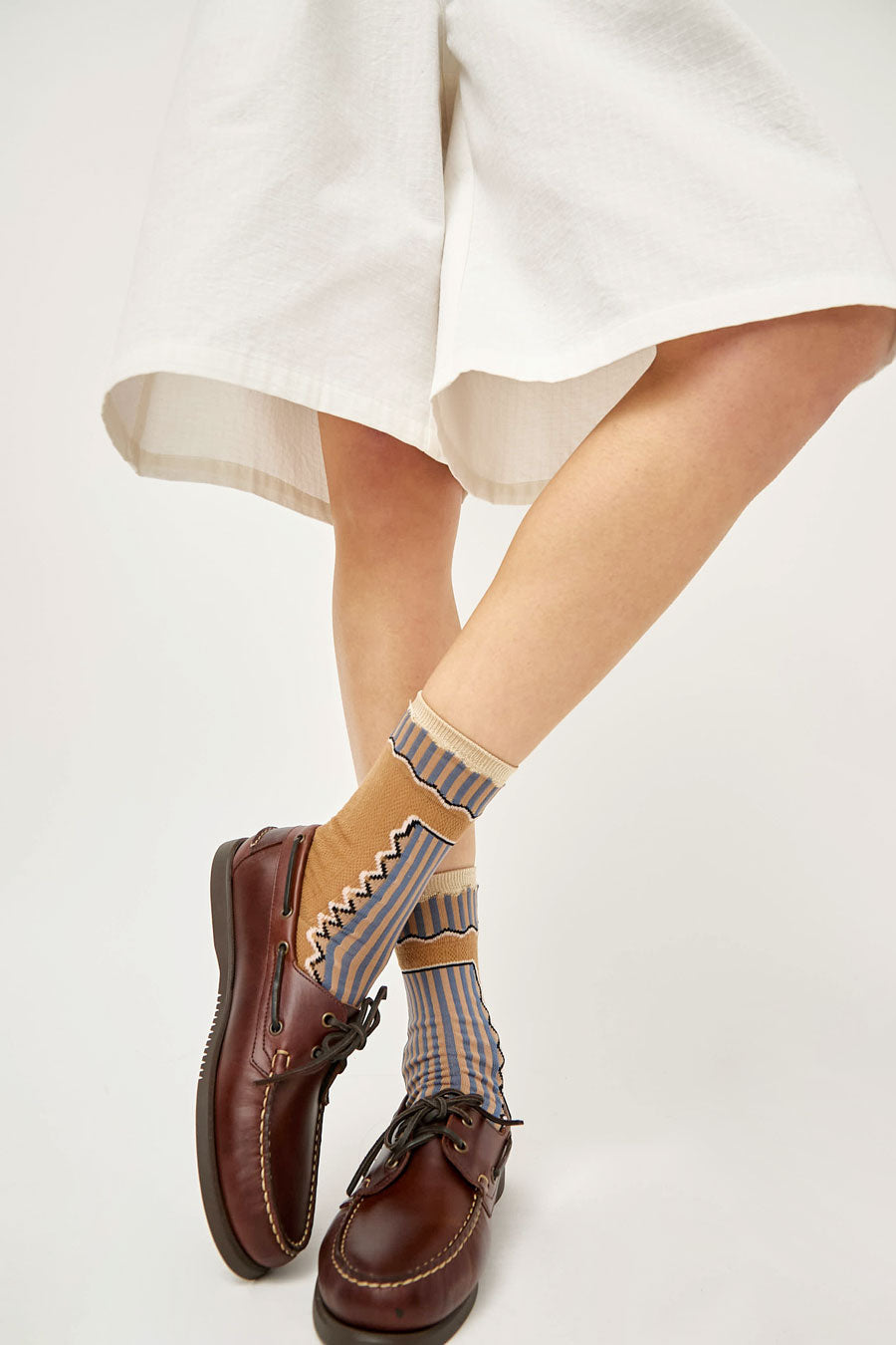 Exqusite J Waves and Stripes Socks in Brown