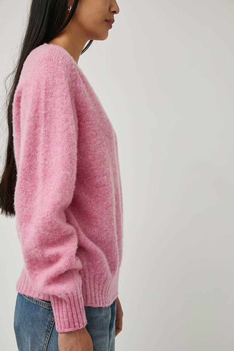 HOWLIN' Forevernevermore Crewneck in Pinky Pie