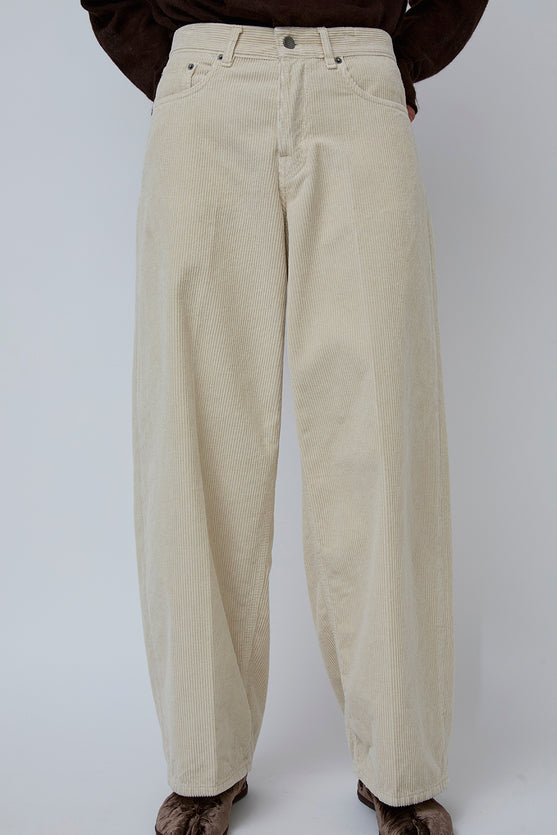 Haikure Bethany Velvet Jean in Ecru