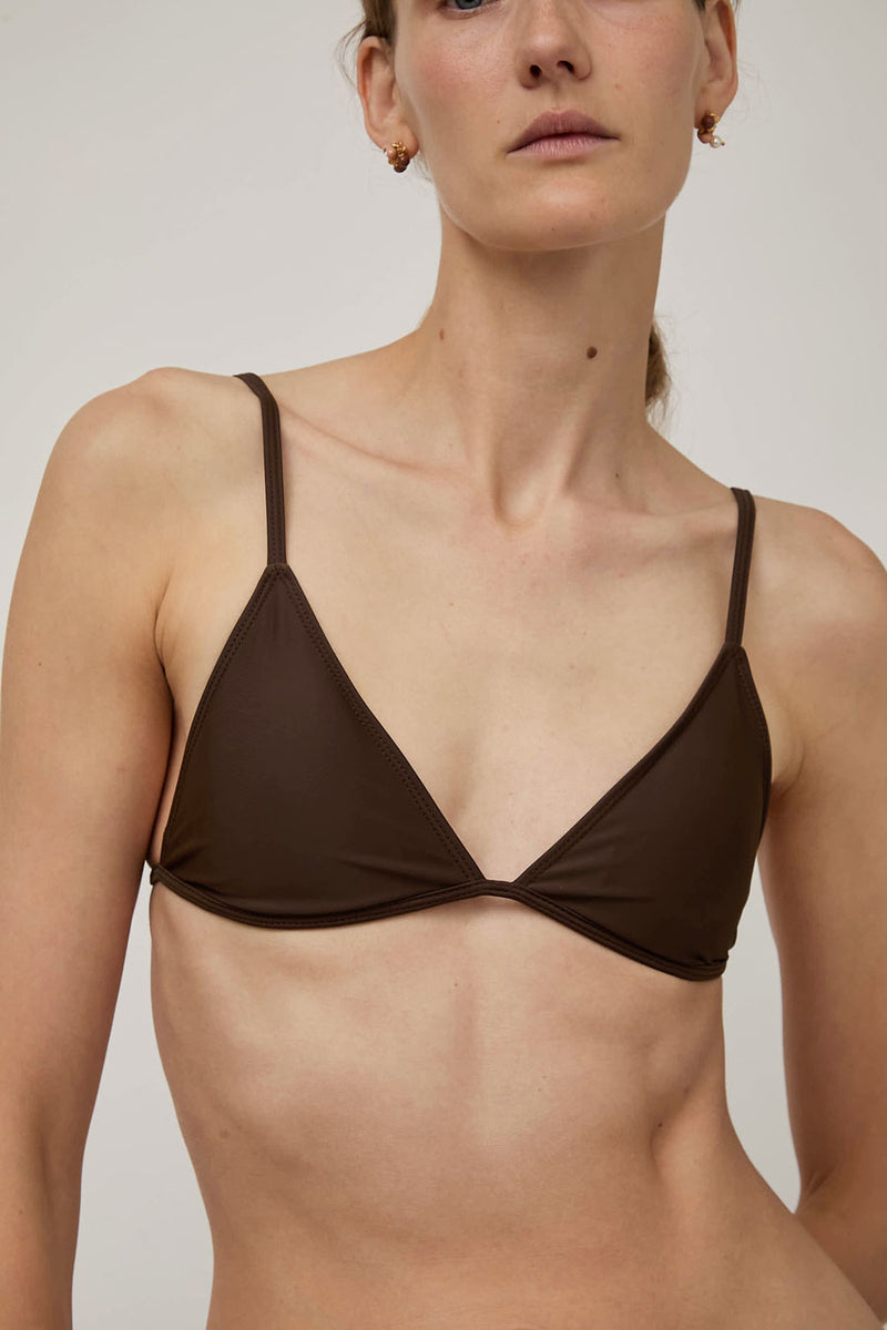 Hakea Voyage Tri Top in Earth