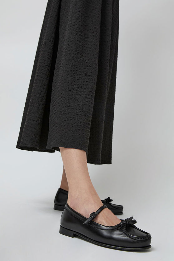 Hereu Roses in Black