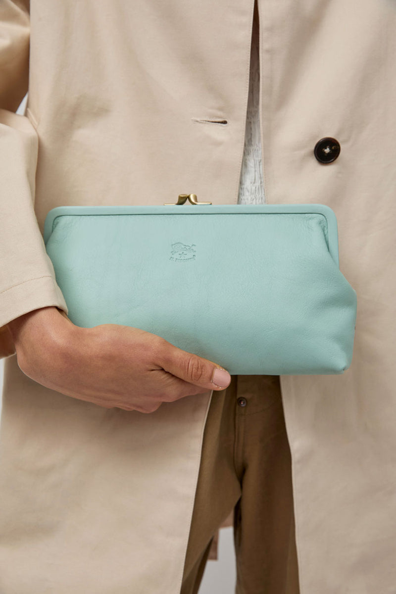 Il Bisonte Manuela Clutch in  Celeste Botticelle
