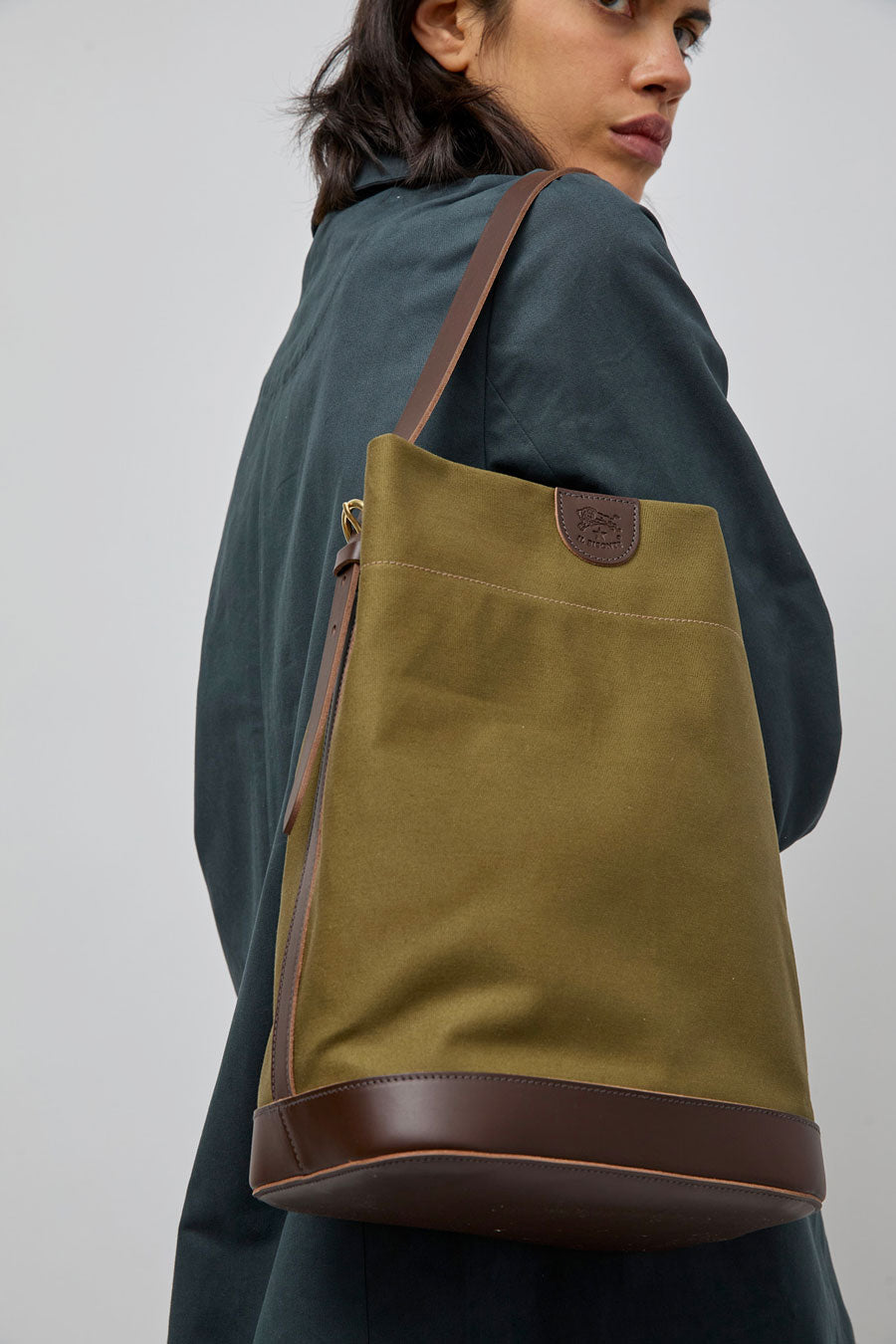 Il Bisonte Caramella Bucket Bag in Khaki and T. di Moro