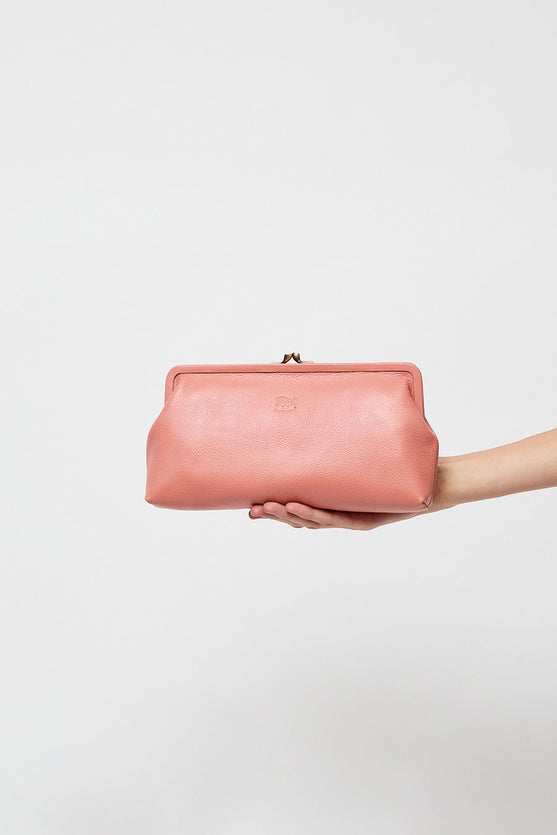 Il Bisonte Classic Clutch in Grapefruit