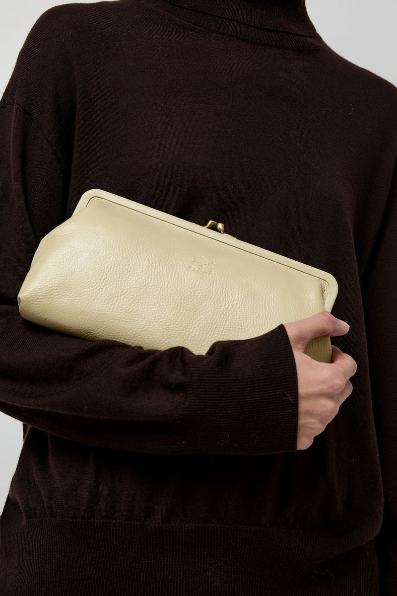 Il Bisonte Classic Clutch in Pistachio