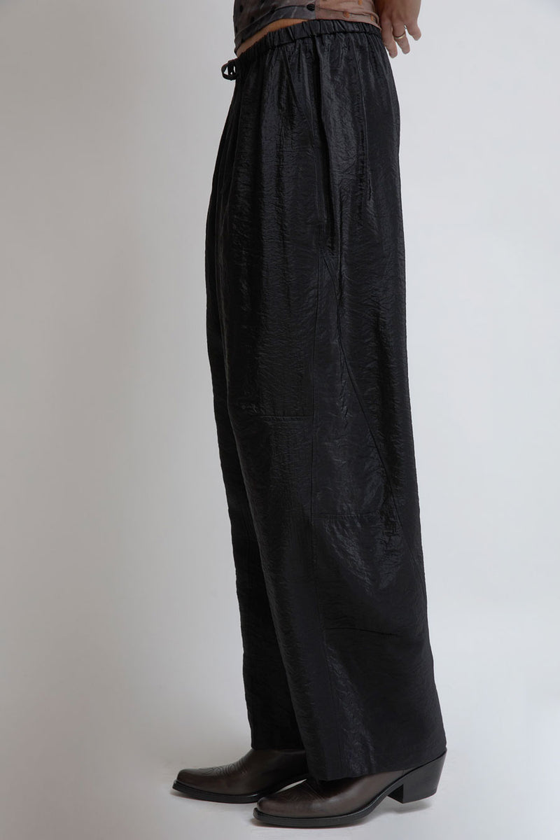 KkCo Crescent Pant in Obsidian