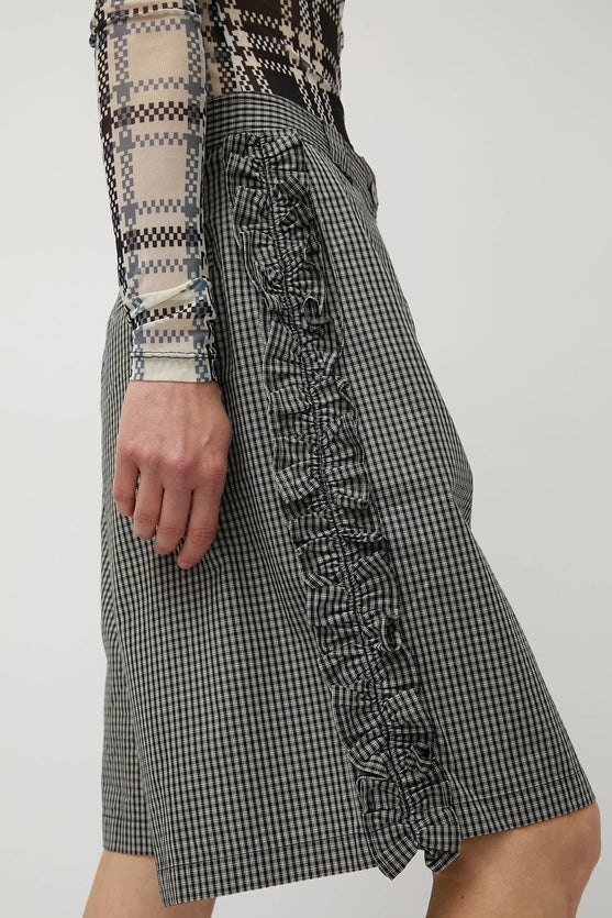 KkCo Ruffle Scoria Short in Black Plaid