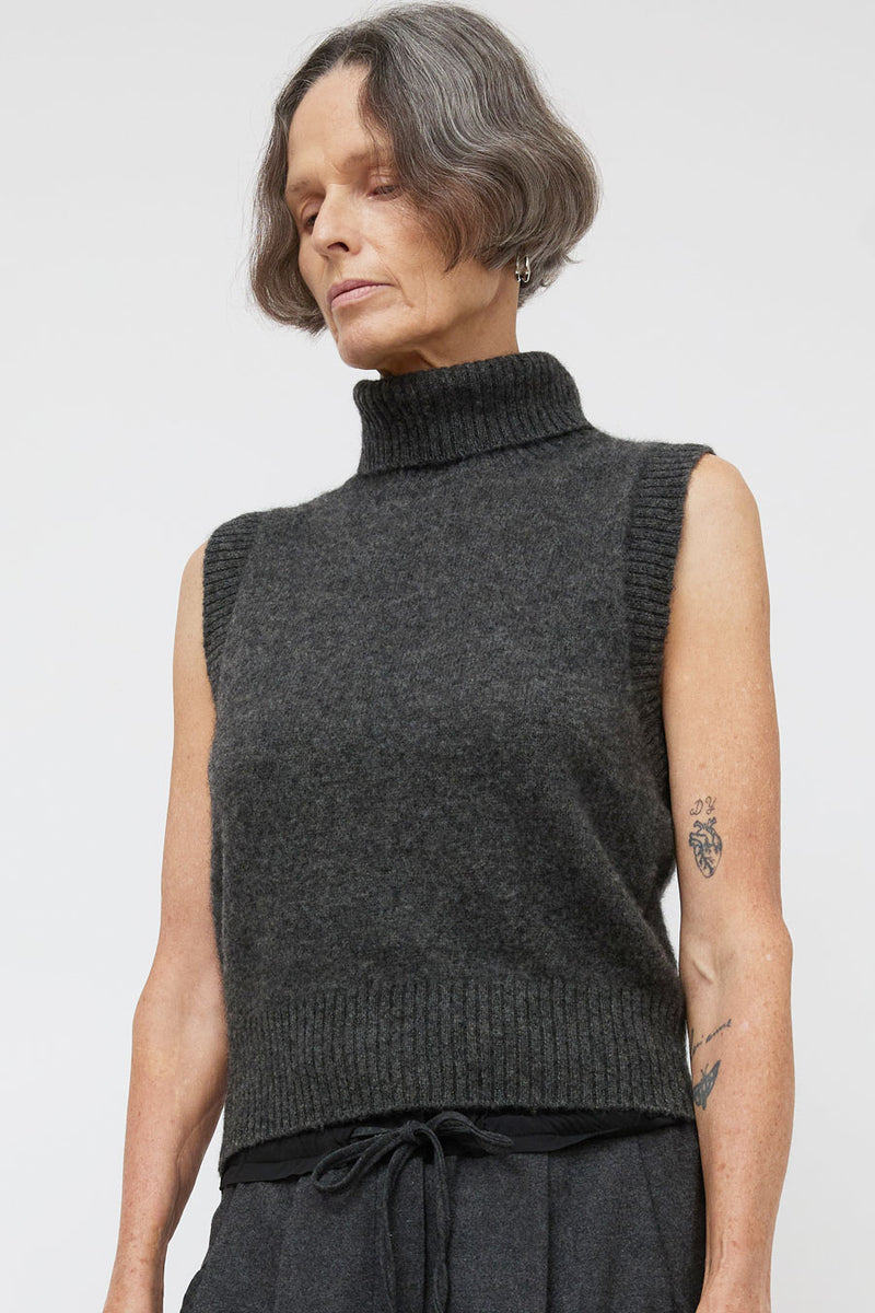 La Piscine Knit Turtle Vest in Dark Grey