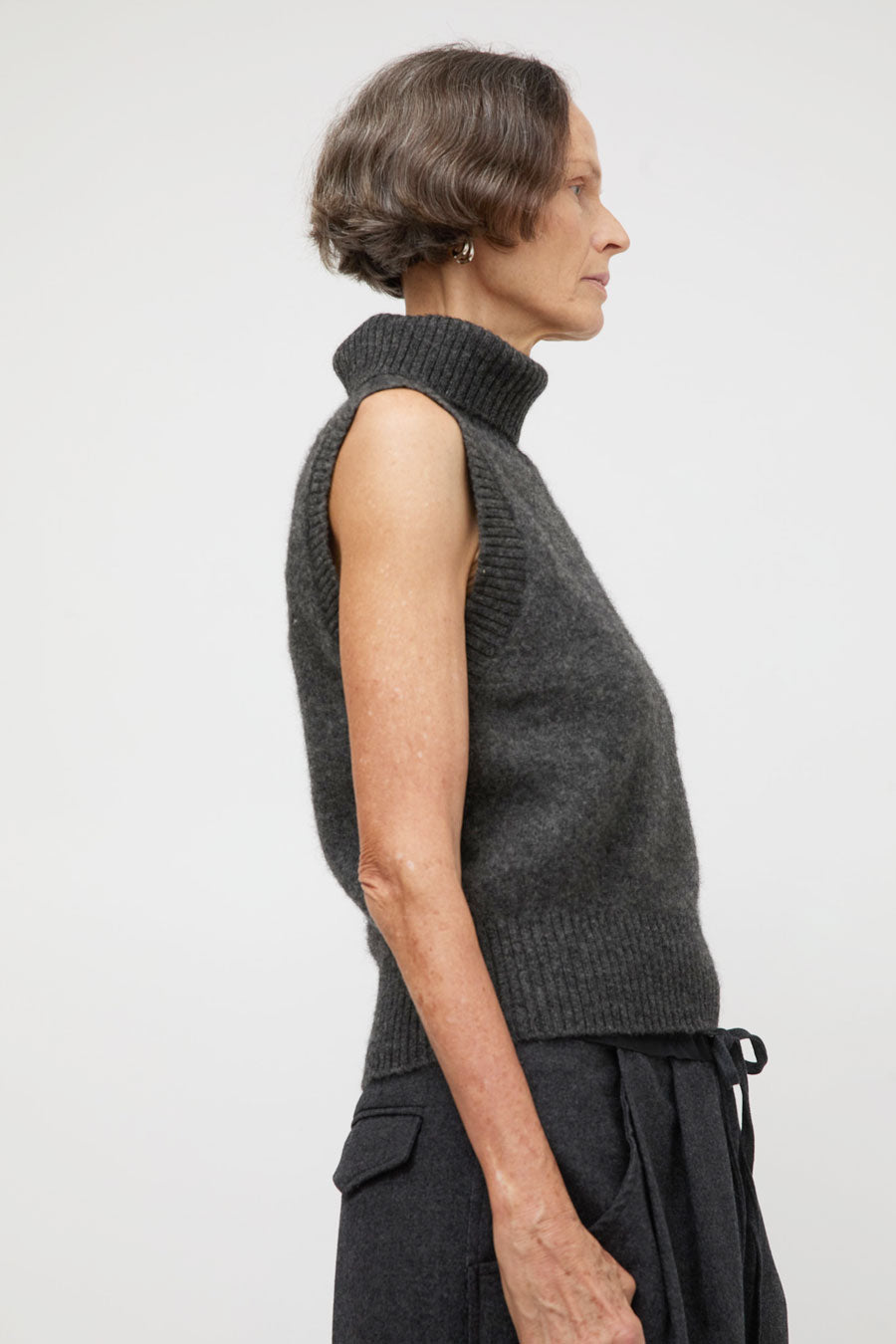 La Piscine Knit Turtle Vest in Dark Grey