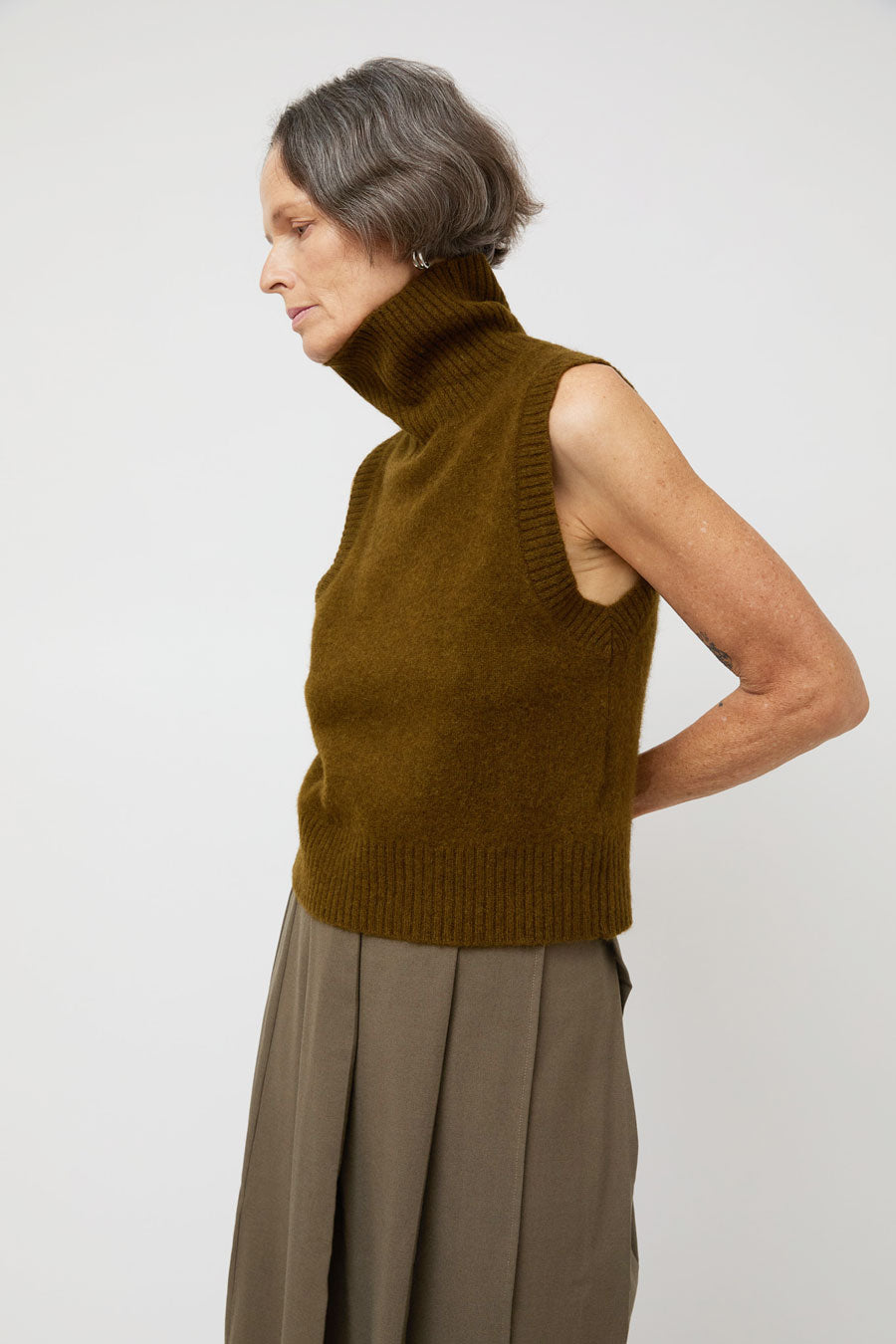 La Piscine Knit Turtle Vest in Khaki