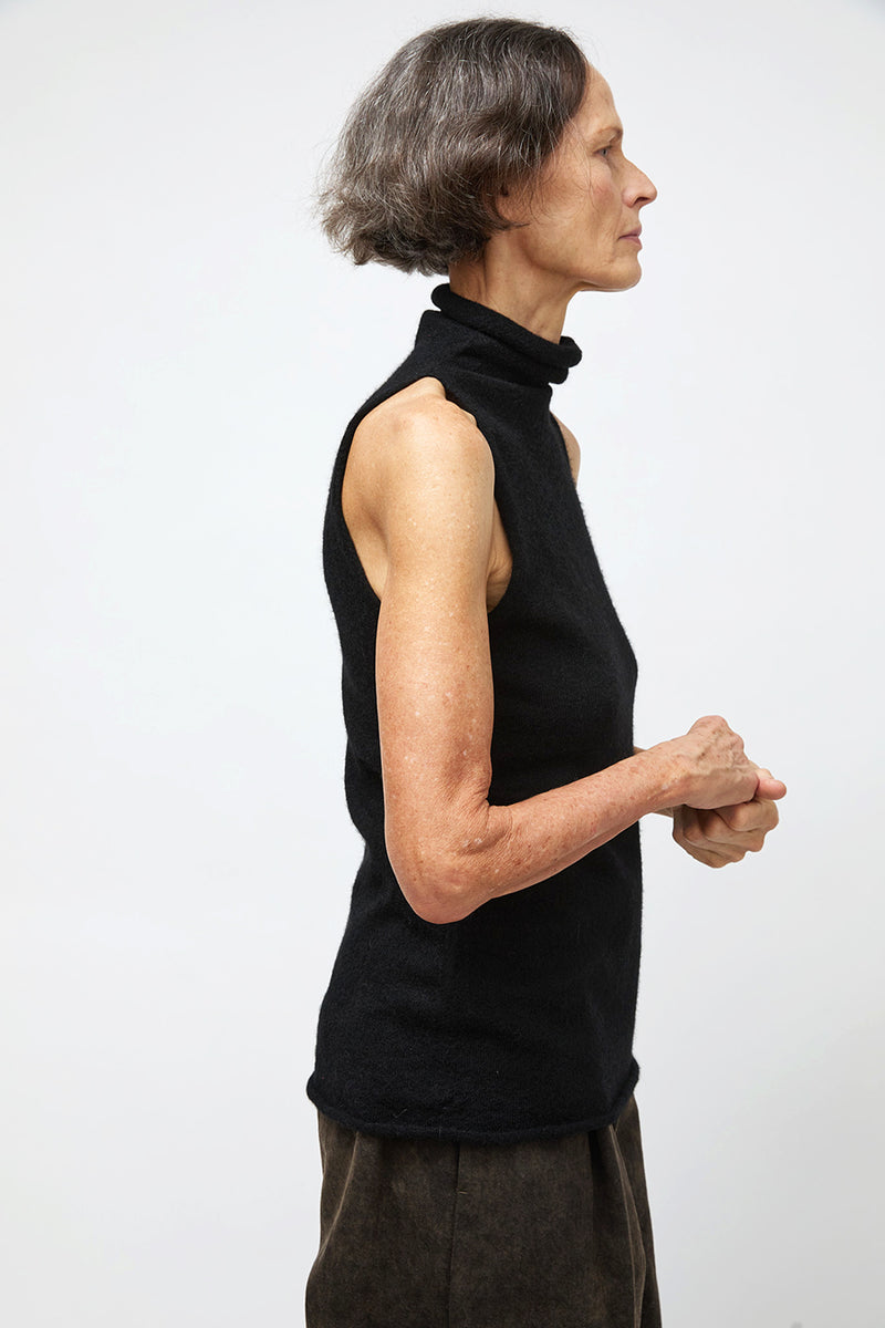 Lauren Manoogian Funnel Shell in Black