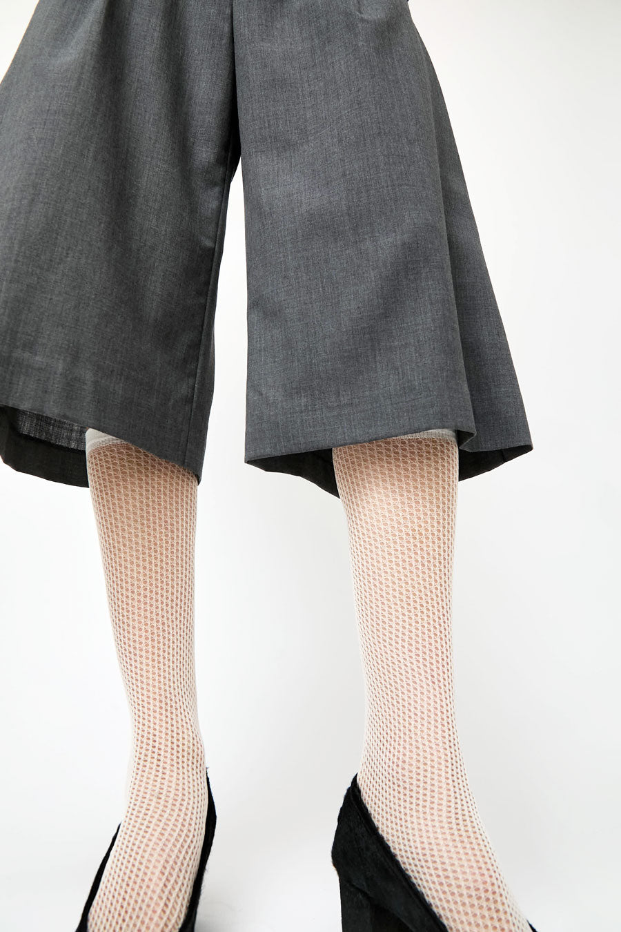 Leur Logette Short Mesh Socks in Off White