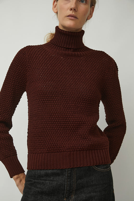 M Patmos Gabe Turtleneck in Berry