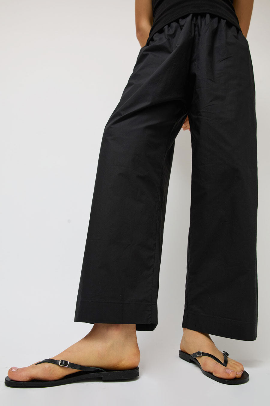 Maria Farro Paxi Flip Flop in All Black