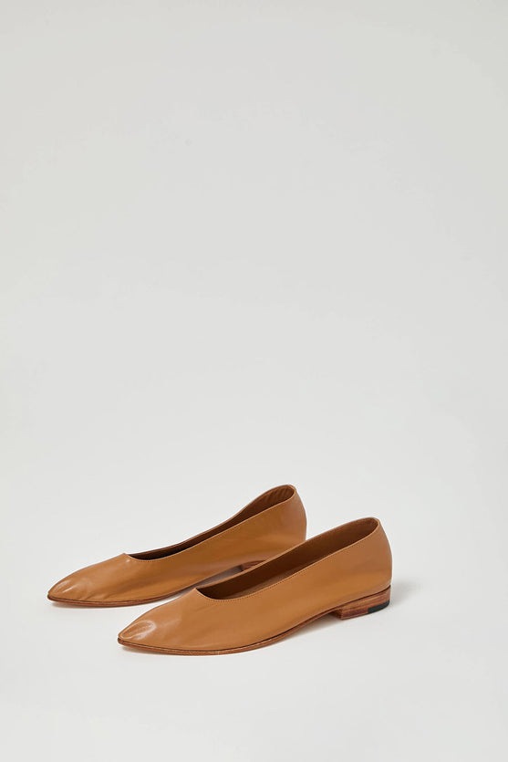 Martiniano Party Flat in Saddle – No.6 Store