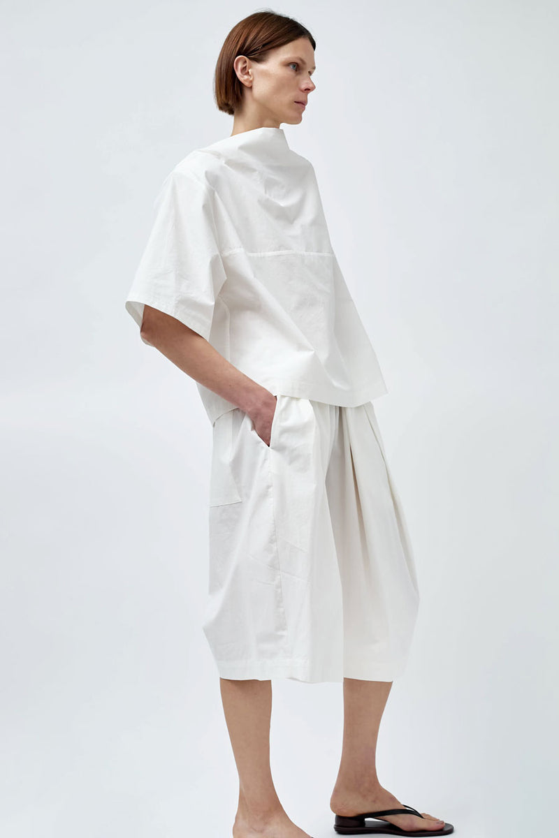 Modern Weaving Boxy Pleat Bermuda in Off White