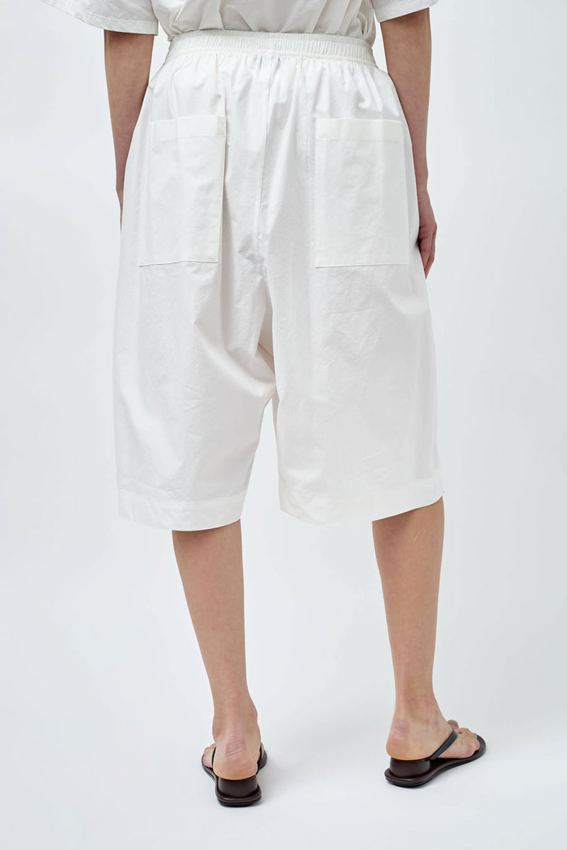Modern Weaving Boxy Pleat Bermuda in Off White