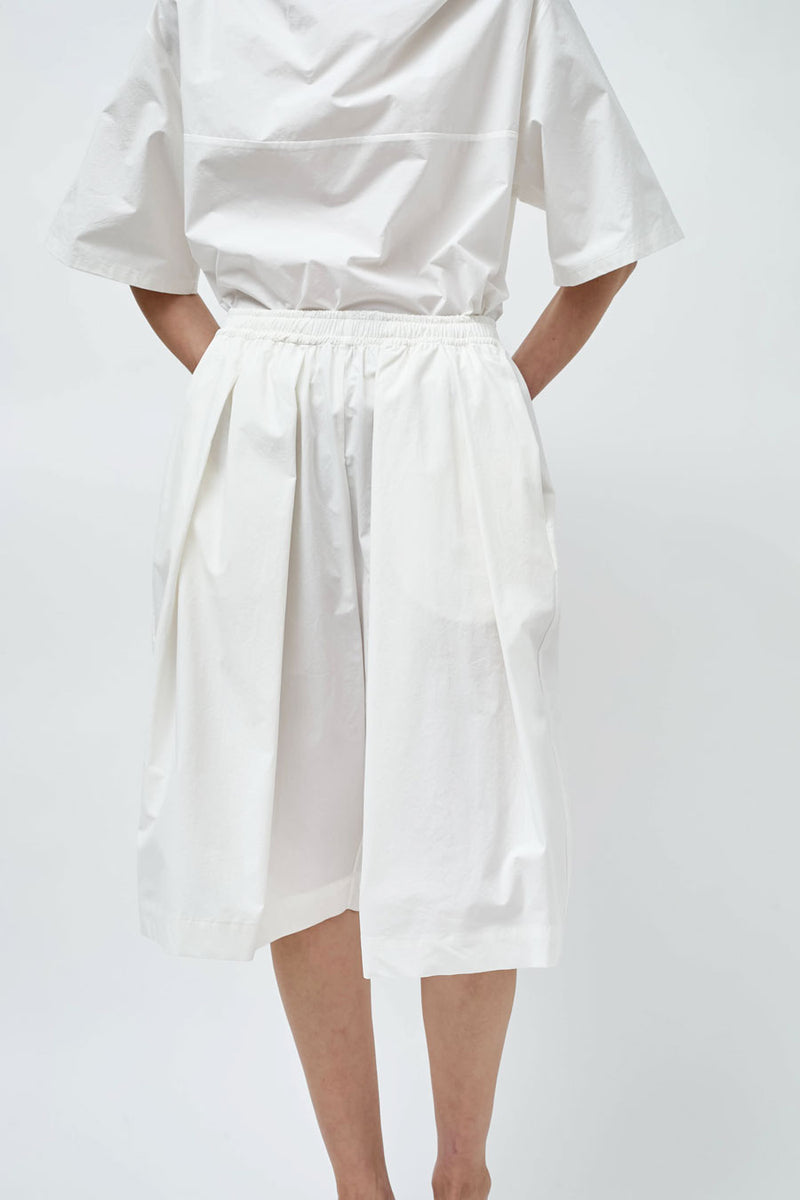 Modern Weaving Boxy Pleat Bermuda in Off White