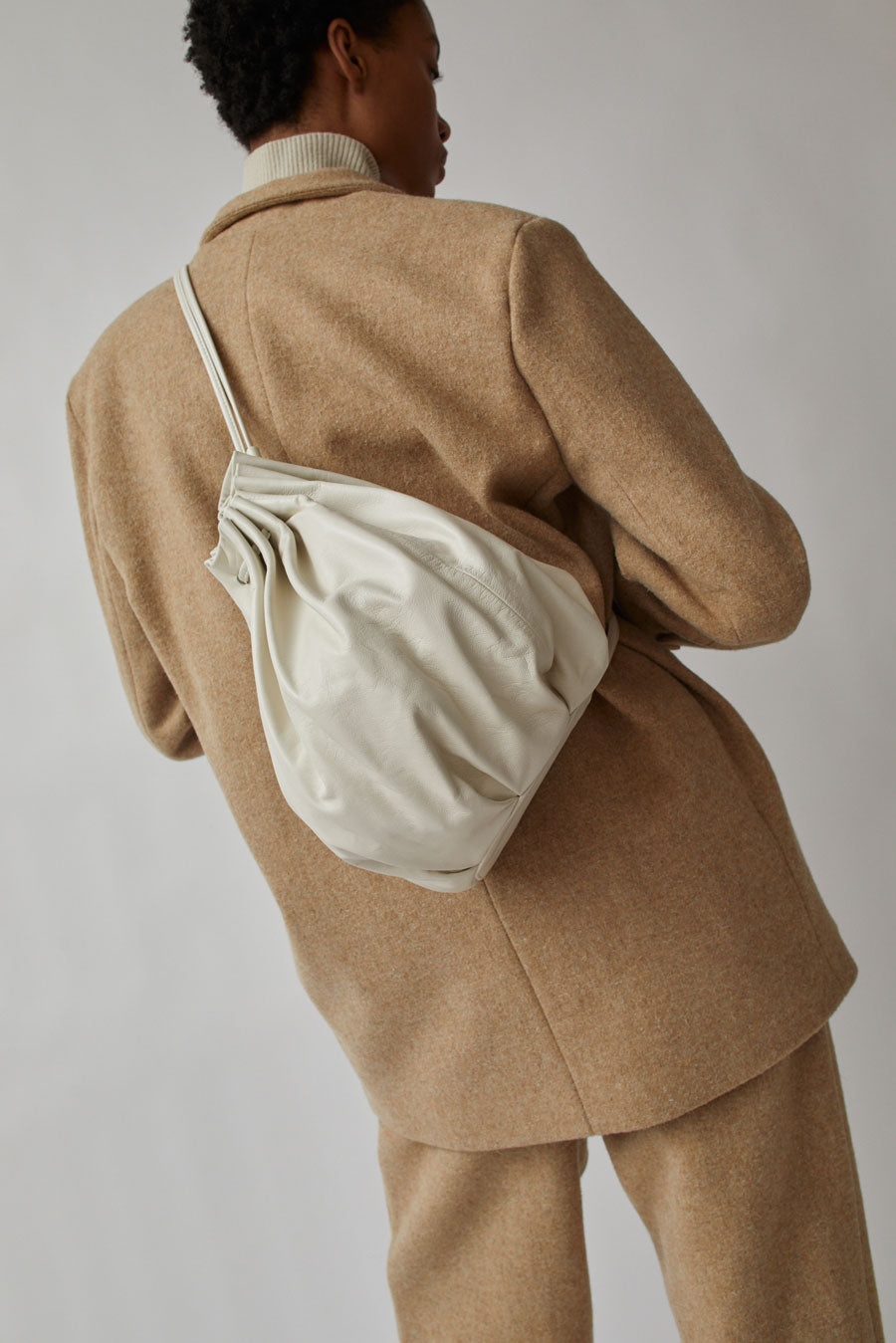 Modern Weaving Pleated Balloon Bag in Crème