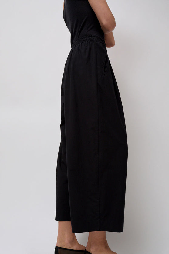 Modern Weaving Relaxed Open Lean Trouser in Black