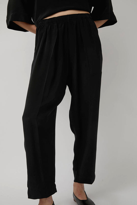 Modern Weaving Relaxed Lean Trouser in Black