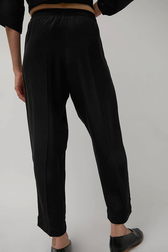 Modern Weaving Relaxed Lean Trouser in Black