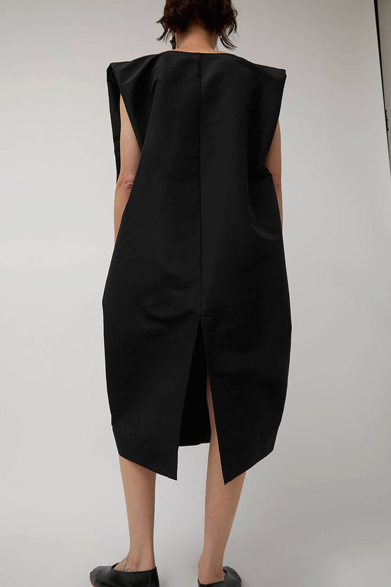Modern Weaving Sculpt Dress in Black