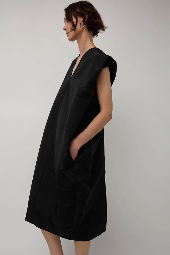 Modern Weaving Sculpt Dress in Black