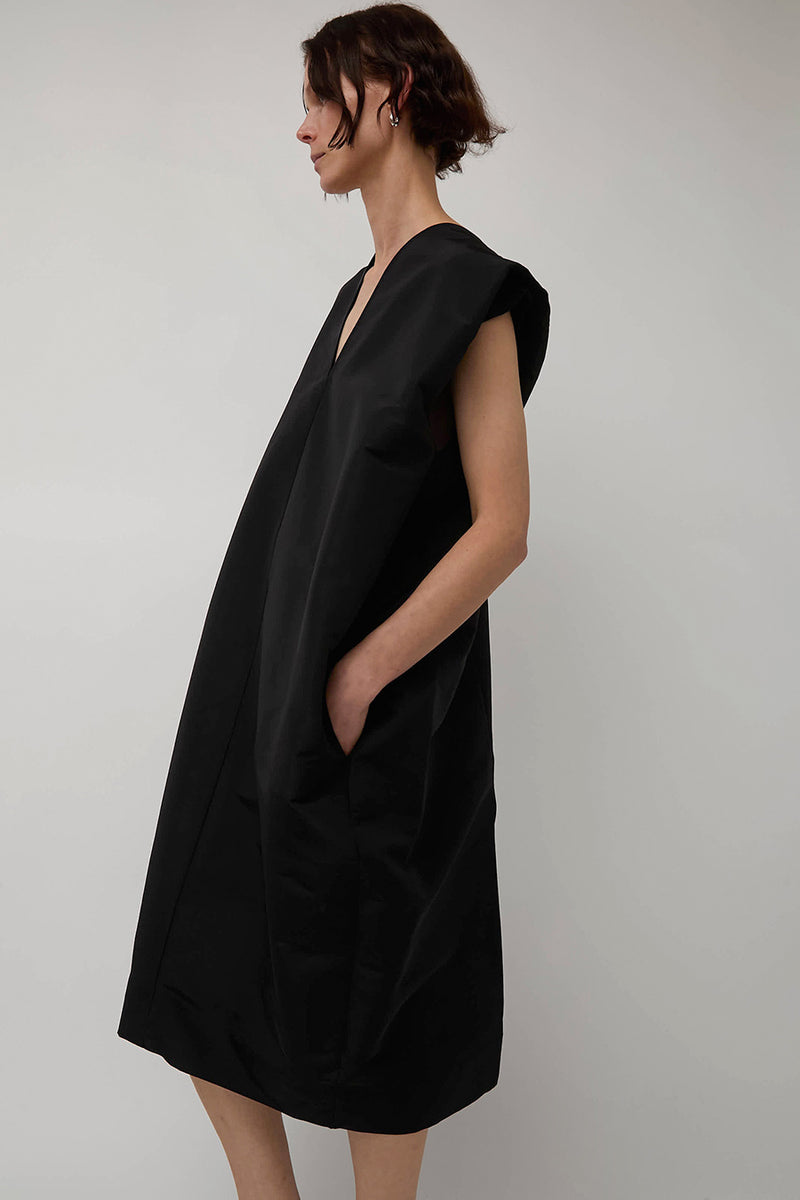 Modern Weaving Sculpt Dress in Black