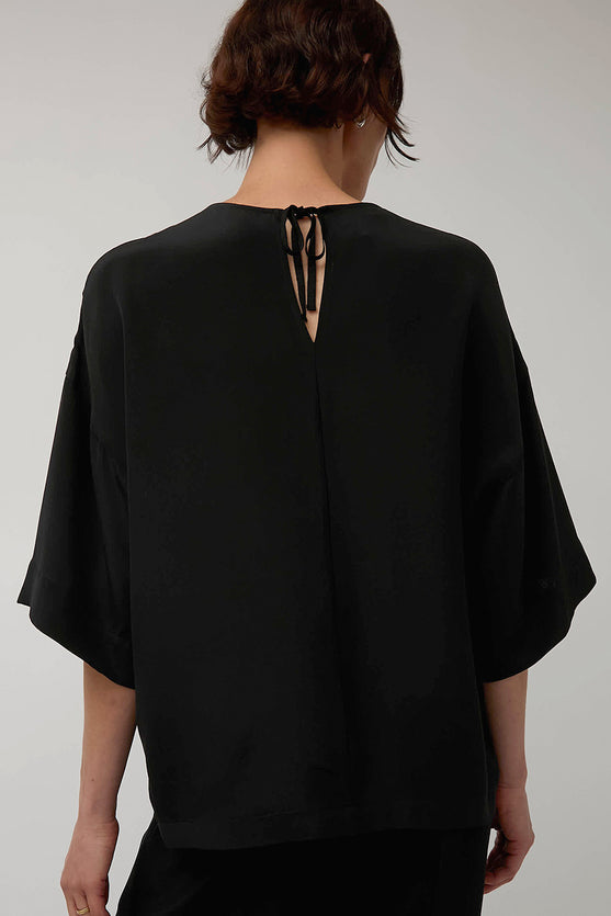Modern Weaving Silk Tee in Black