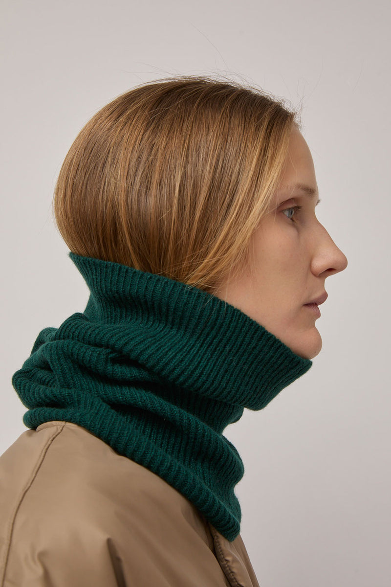 Muhlbauer Jael Ribbed Cashmere Hood in Fir