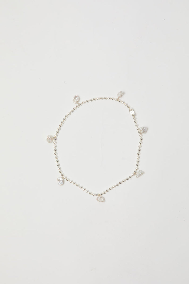Mussels and Muscles Keshi Pearl Necklace No.6 in Silver and Pearl