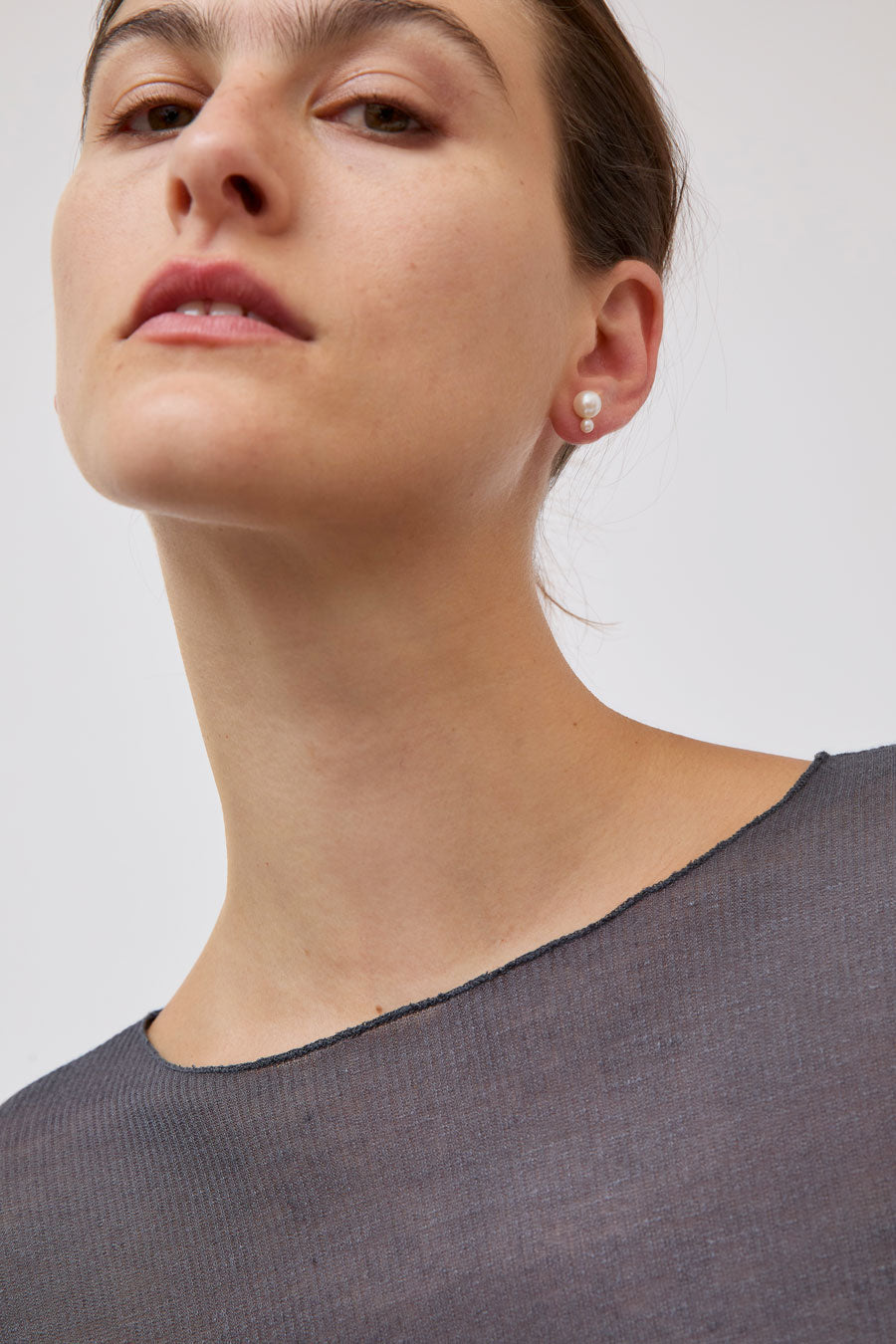 Mussels and Muscles Pearl Glyzinia Single Earstud in Silver and Pearl