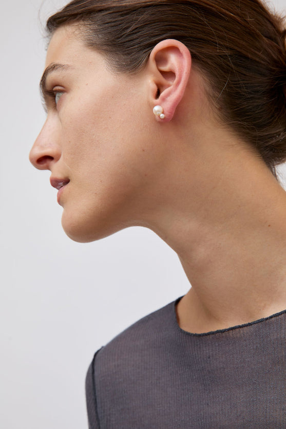 Mussels and Muscles Pearl Glyzinia Single Earstud in Silver and Pearl