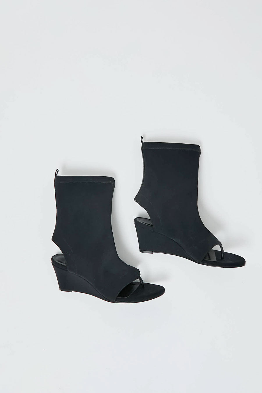 NOMIA Manu Thong Boot in Black