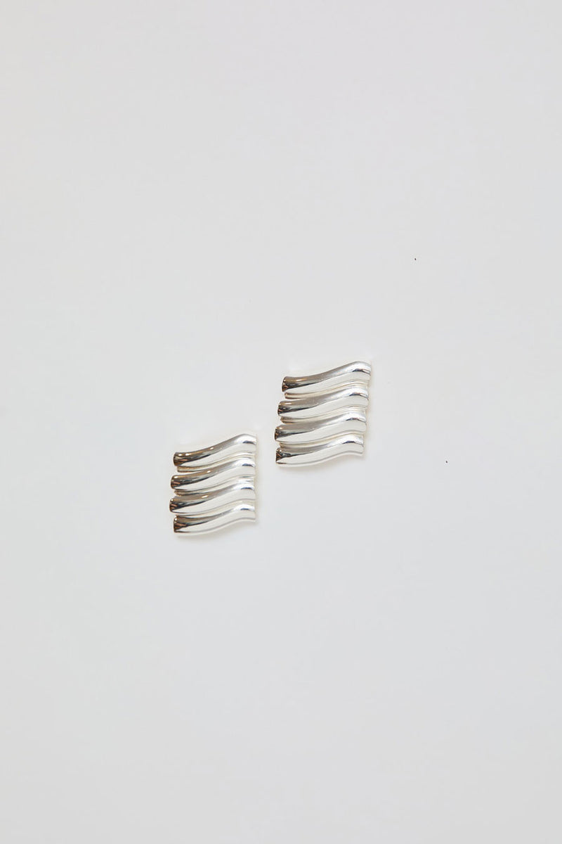 NOMIA Wave Earrings in Silver