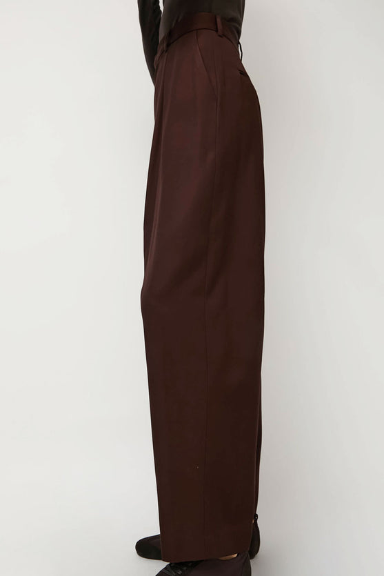 NOMIA Wide Leg Pleated Trouser in Carob
