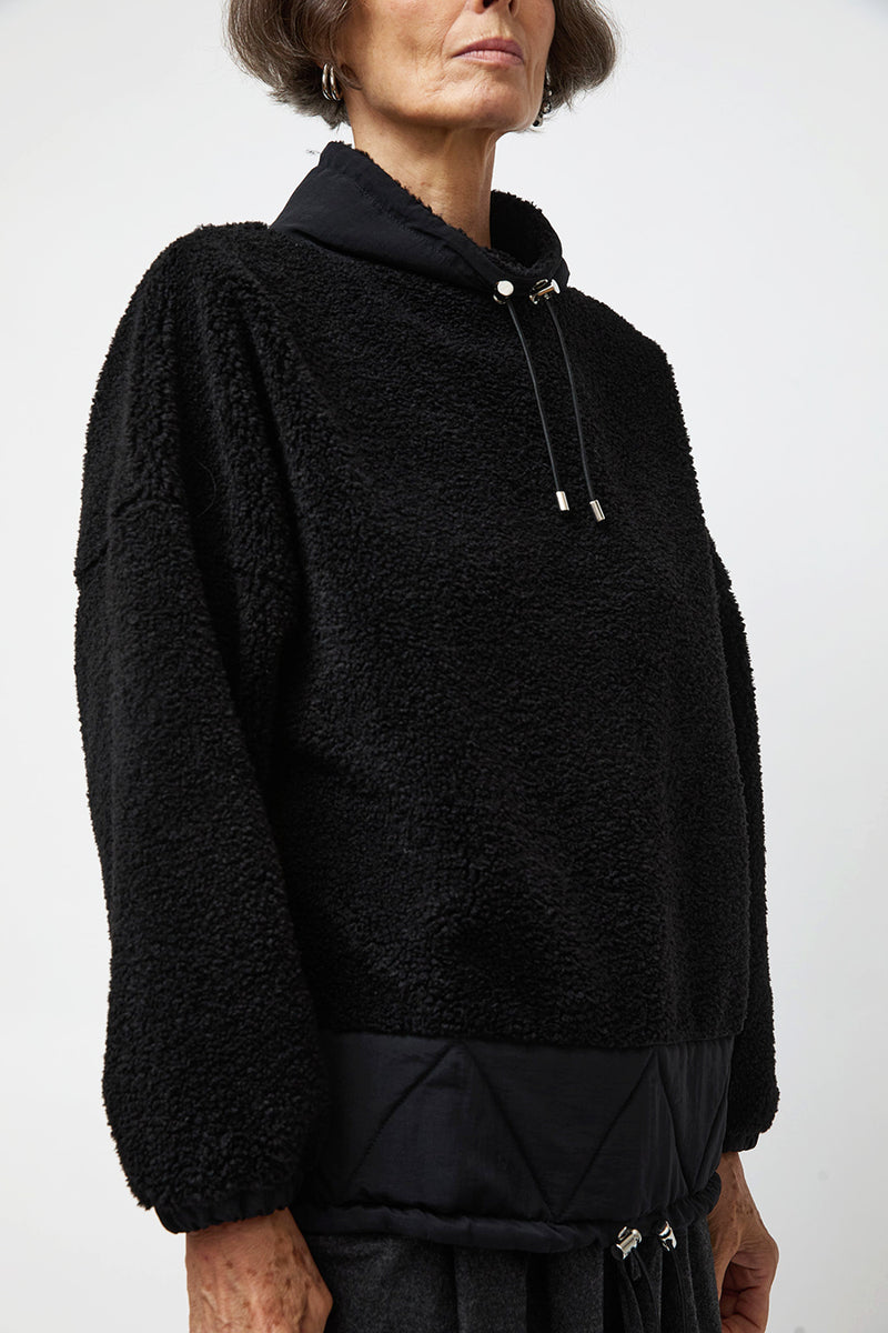 NOMIA Fleece Pullover in Black