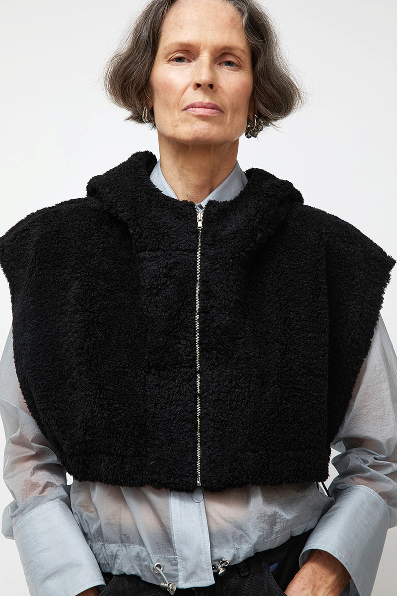 NOMIA Fleece Zip Hood in Black