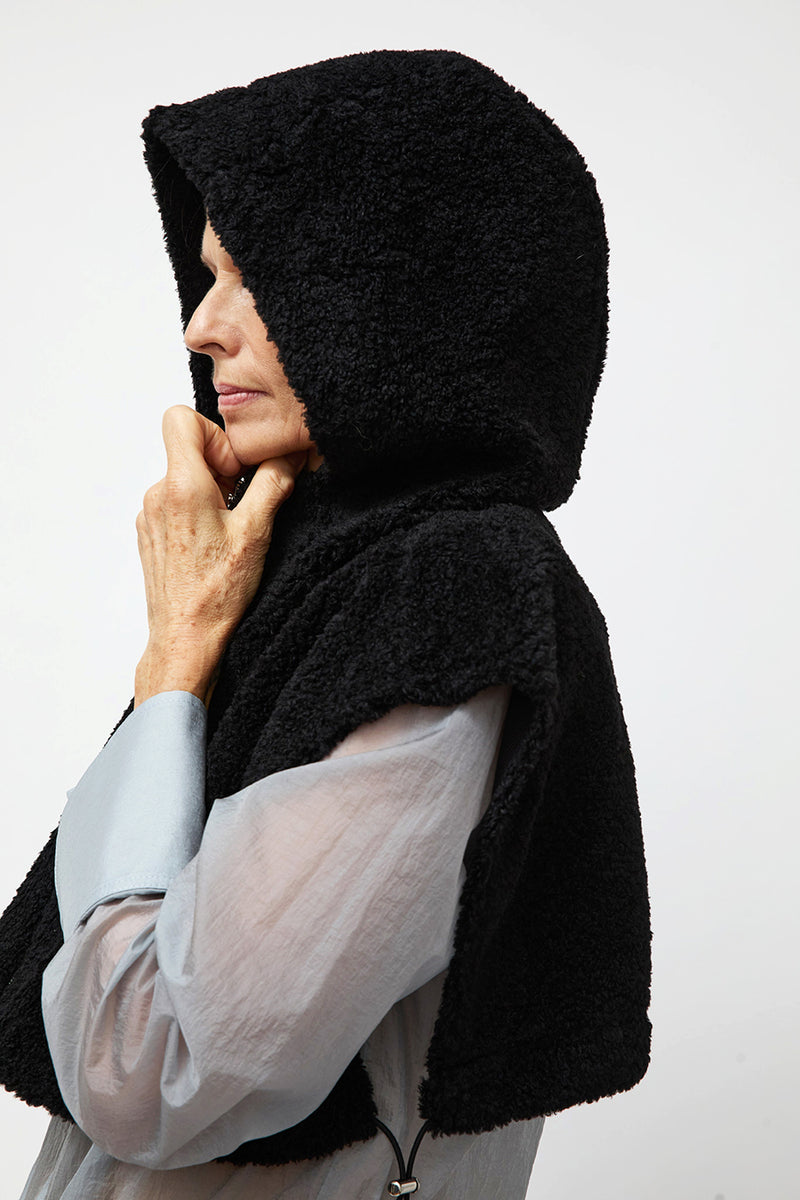 NOMIA Fleece Zip Hood in Black