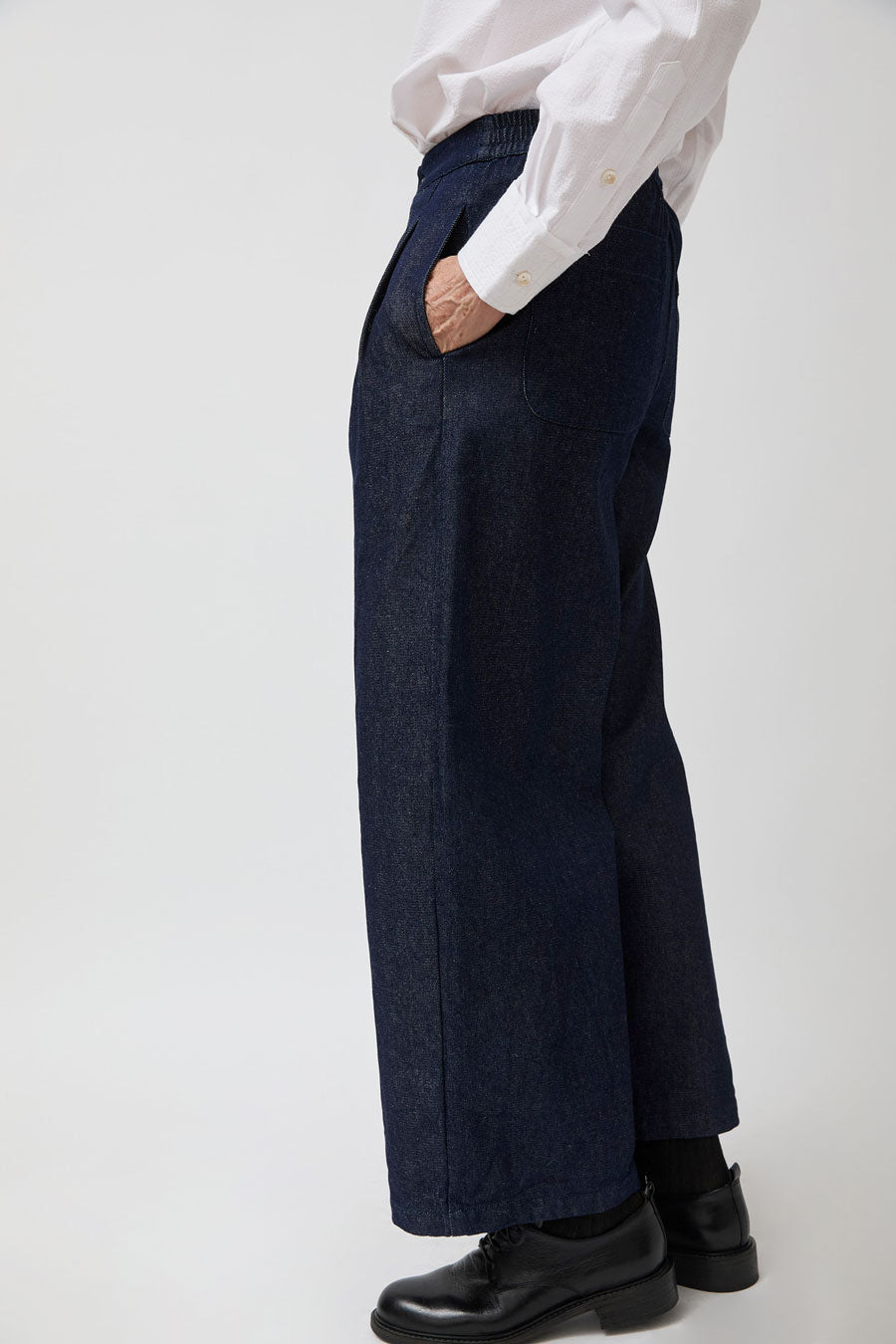 NYMANE Wes Pleated Pant in Indigo