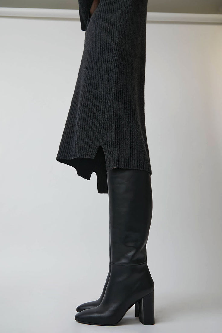 Knee high black on sale leather boots no heel