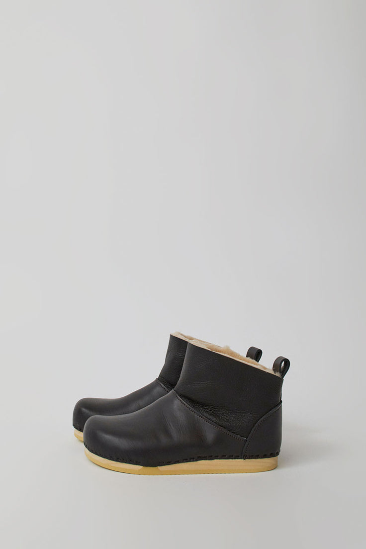 Image of No.6 Low Shearling Clog Boot on Flat Bendable Base in Java