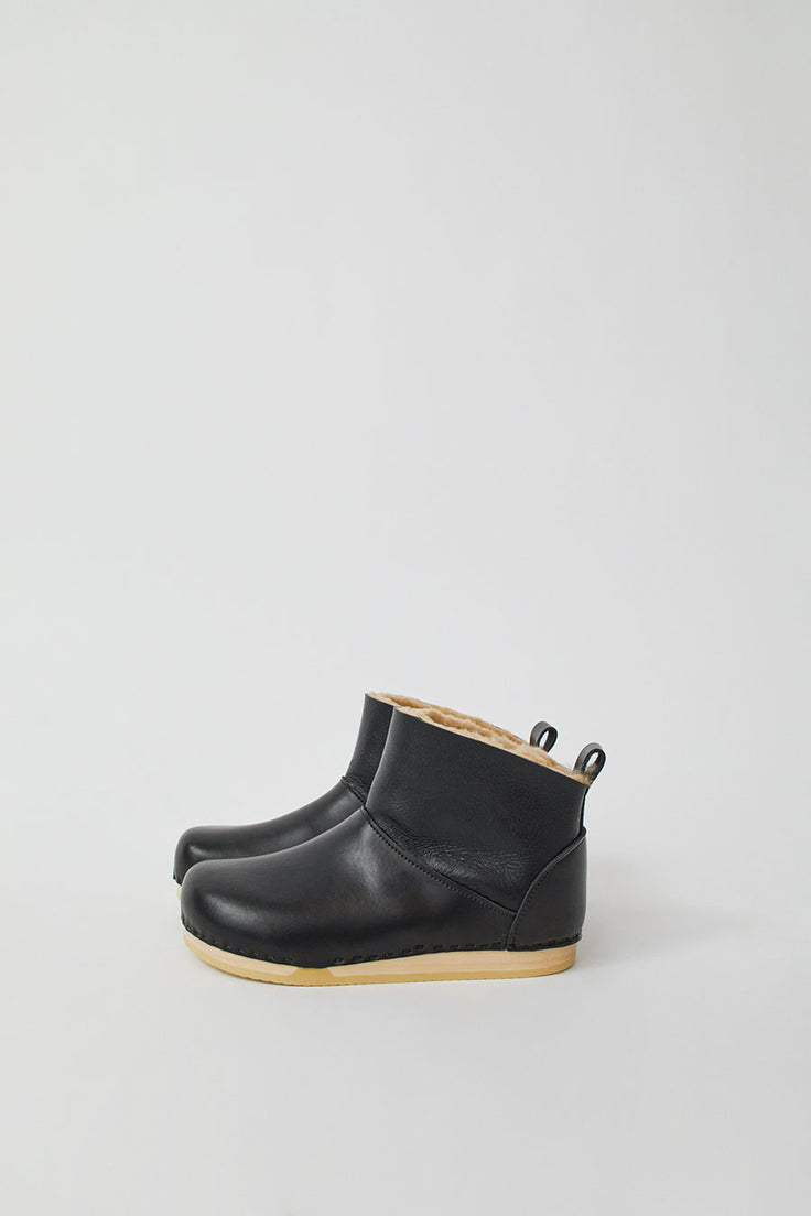 Image of No.6 Low Shearling Clog Boot on Flat Bendable Base in Jet