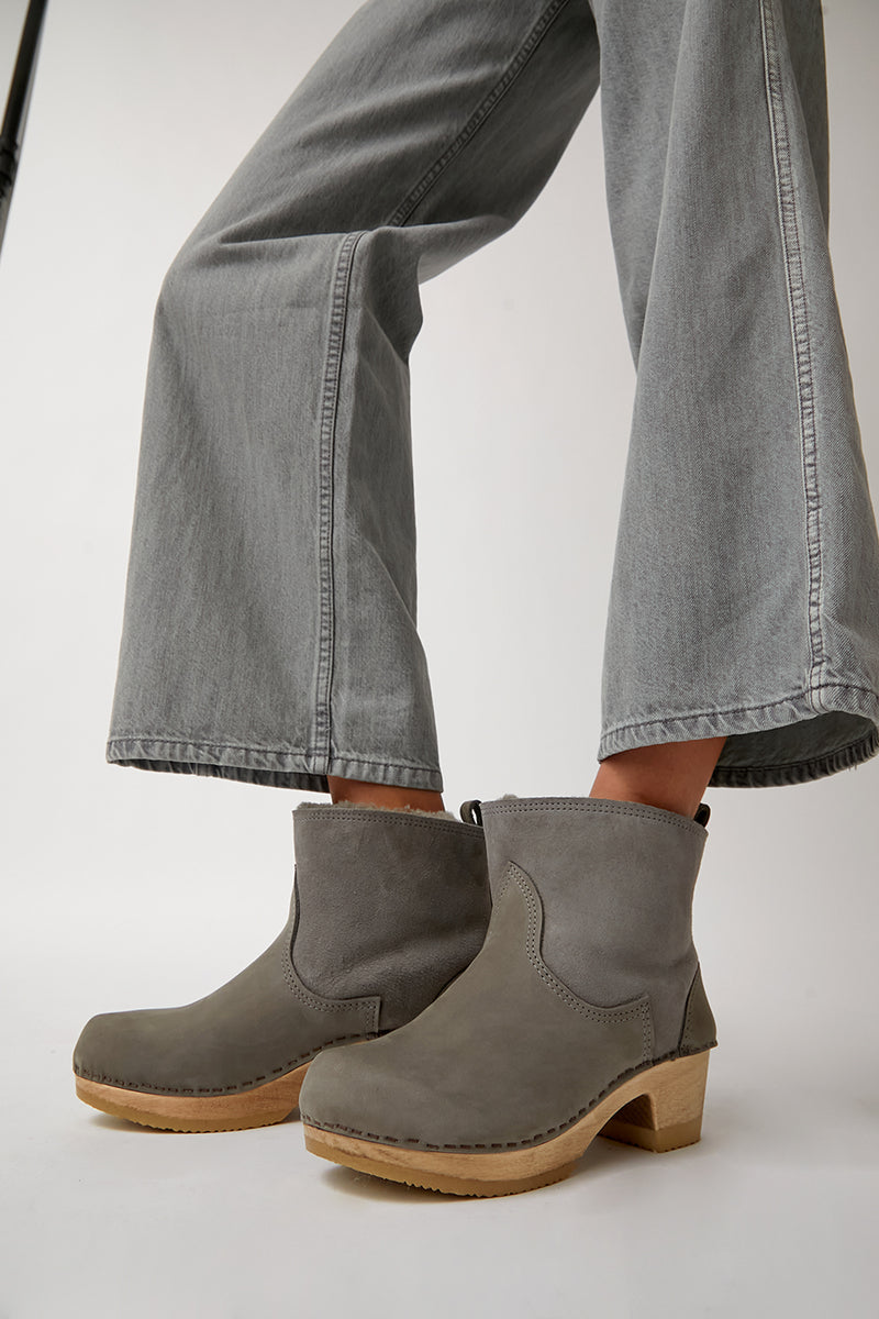 No.6 5" Pull on Shearling Clog Boot on Mid Heel in Smoke Suede