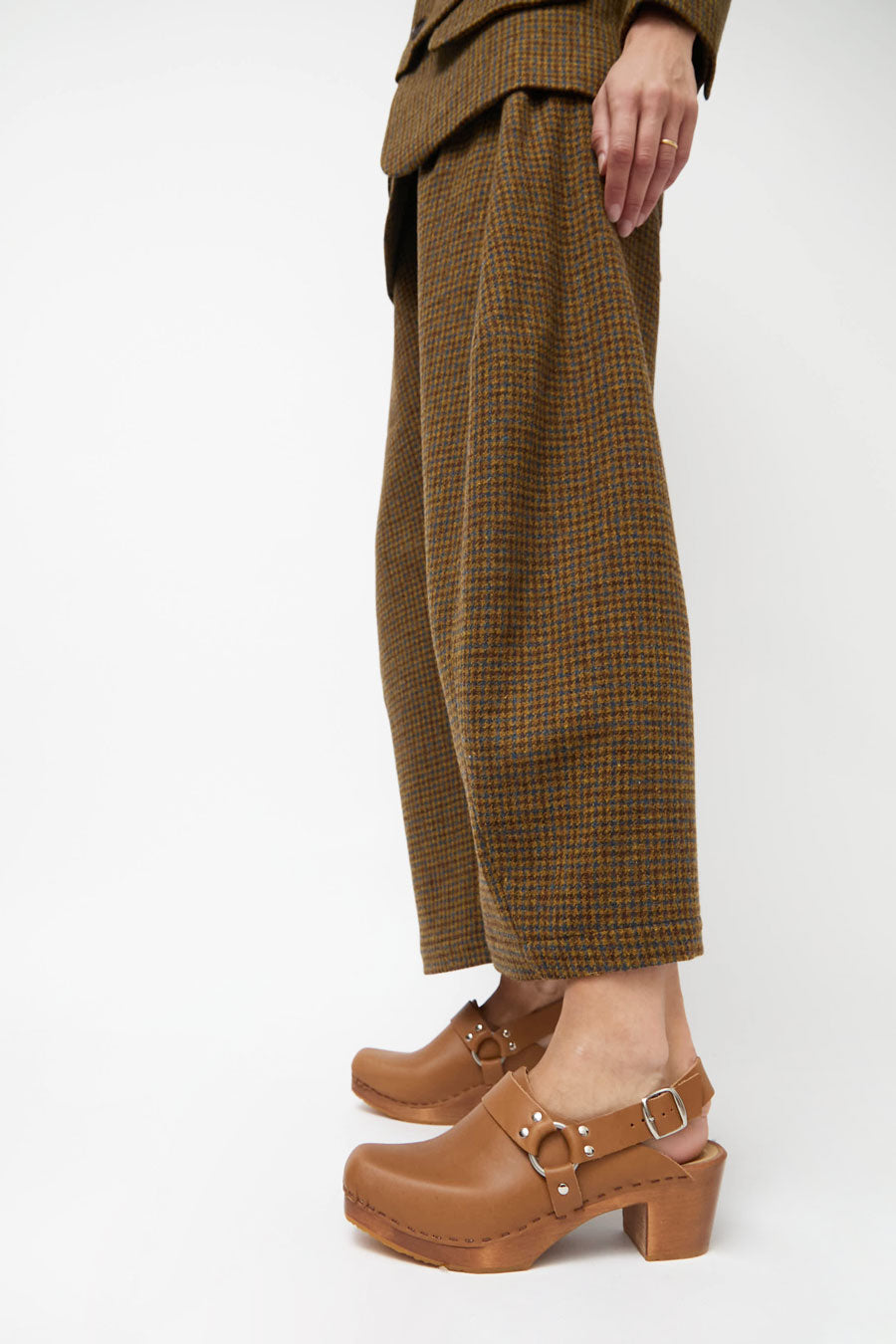 No.6 Arlo Clog on Square Toe Mid Heel in Palomino on Pecan Base