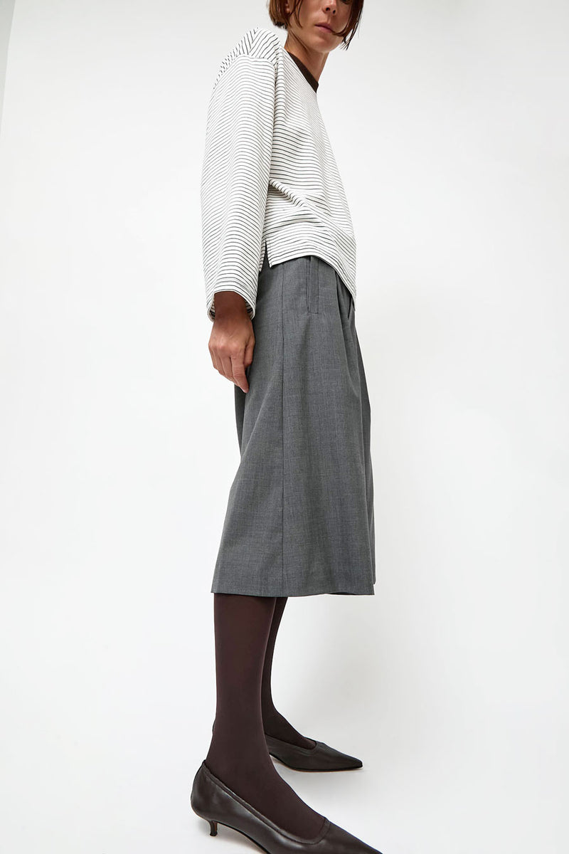 No.6 Aubrey Short in Grey