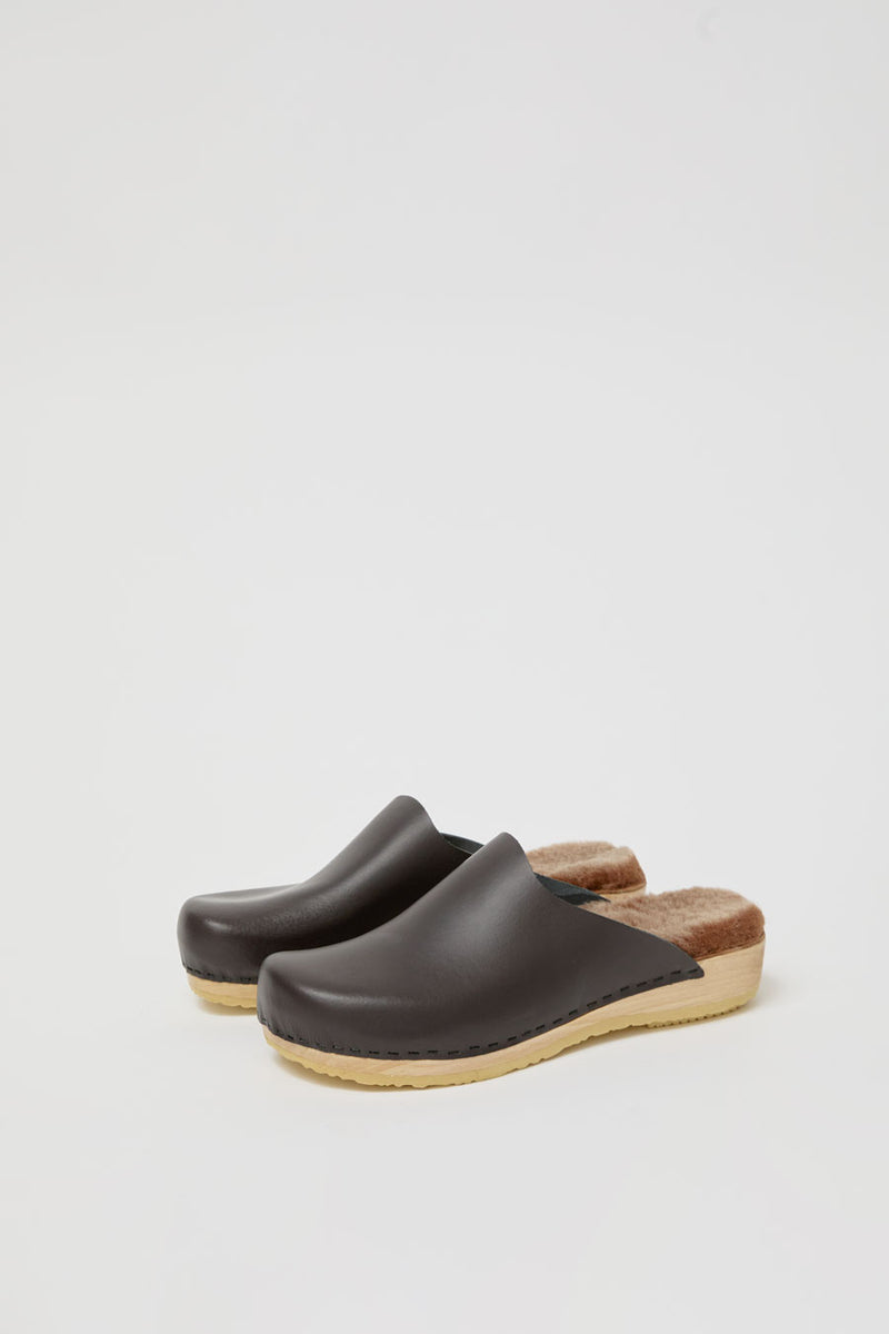 No.6 Contour Clog with Shearling on Flat Base in Java and Brown Brisa