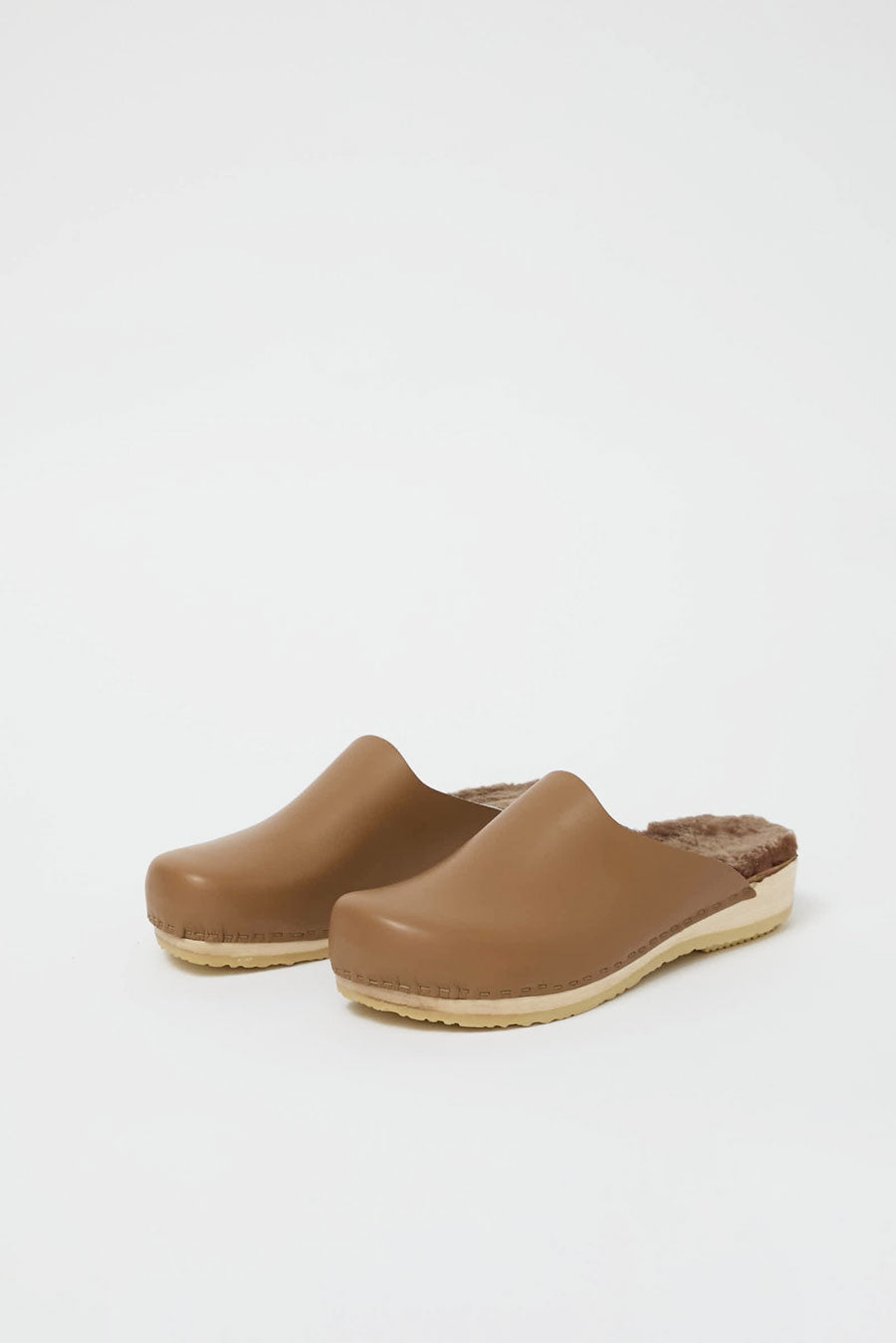 No.6 Contour Clog with Shearling on Flat Base in Khaki and Brown Brisa